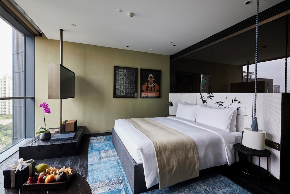 The Middle House — 5-Star Luxury Hotel in Shanghai, People's Republic of China