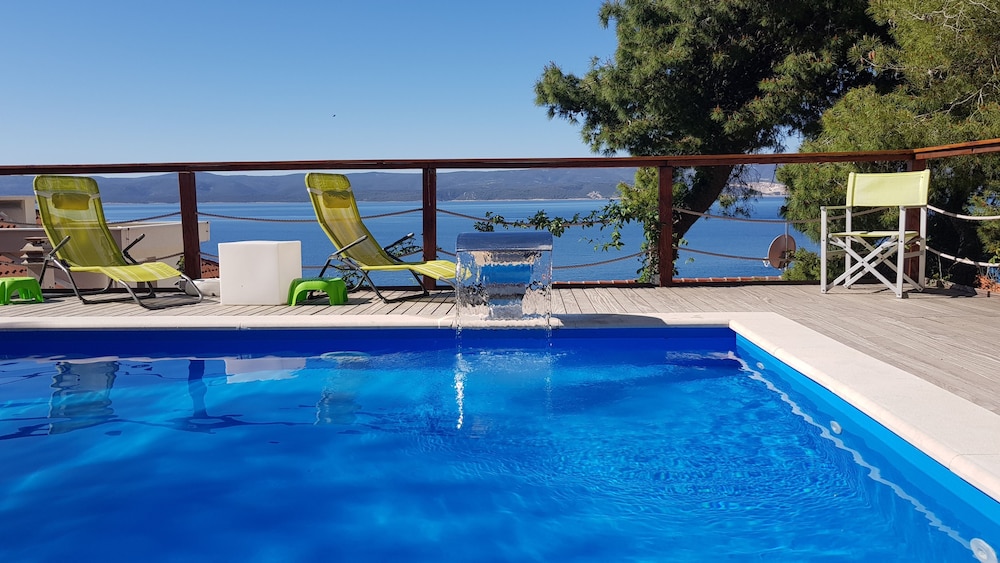 Apartments Mistral — 4-Star Luxury Hotel in Omis, Croatia