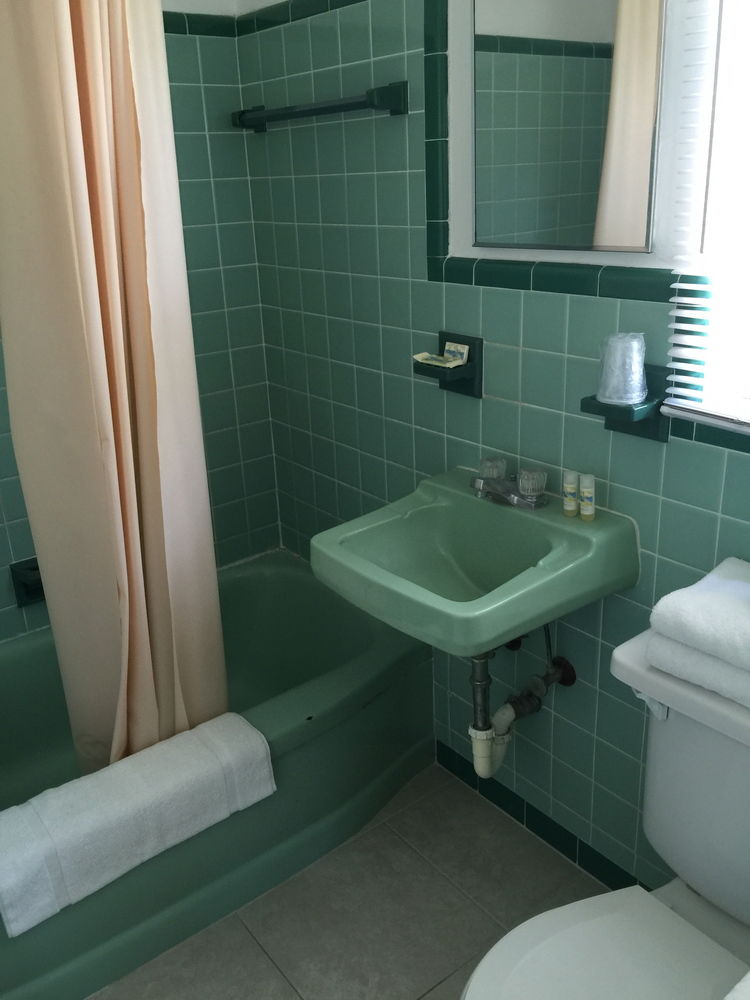 Amber Tides Motel - photo 33