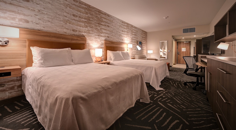 Home2Suites by Hilton Anaheim Resort - photo 10