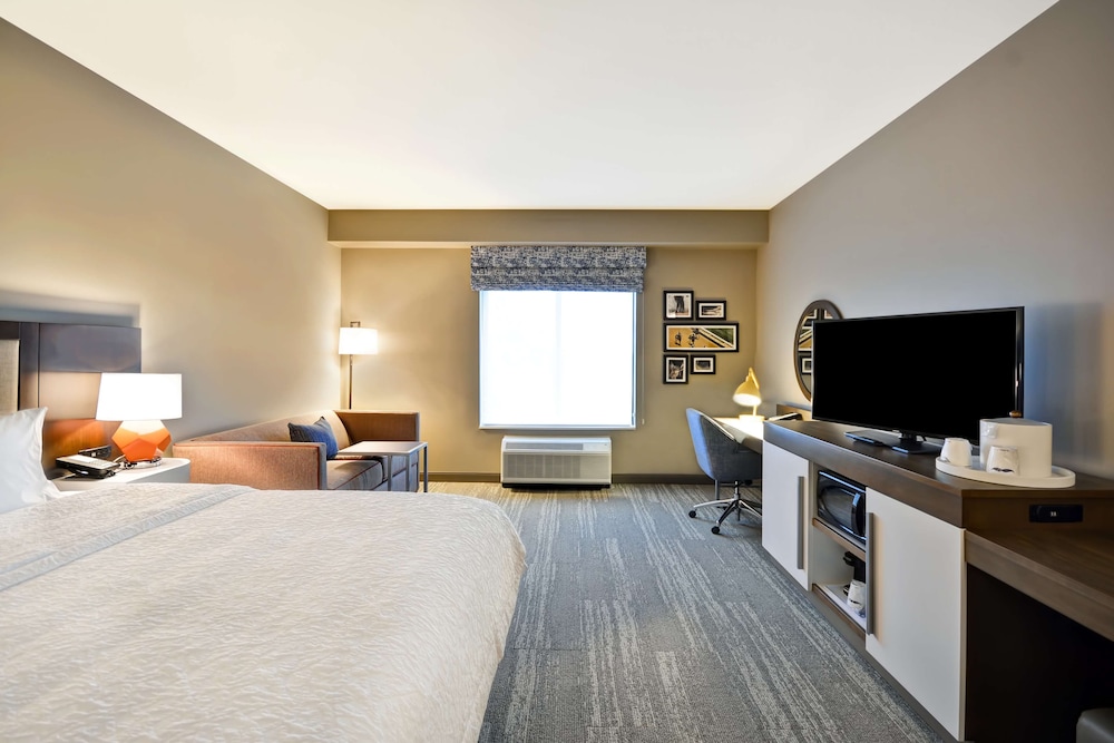 Hampton Inn Livonia Detroit - photo 8