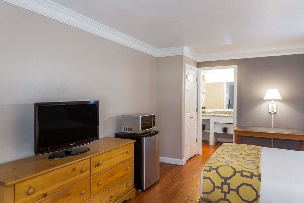 Casa Bella Inn & Suites - photo 21