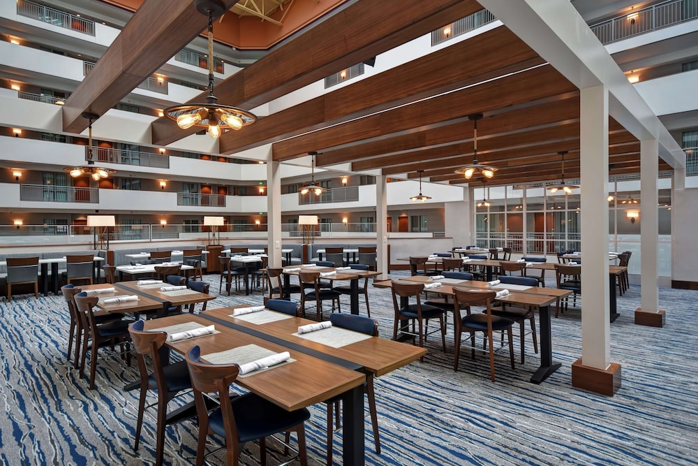 Embassy Suites by Hilton Omaha Downtown Old Market - photo 40