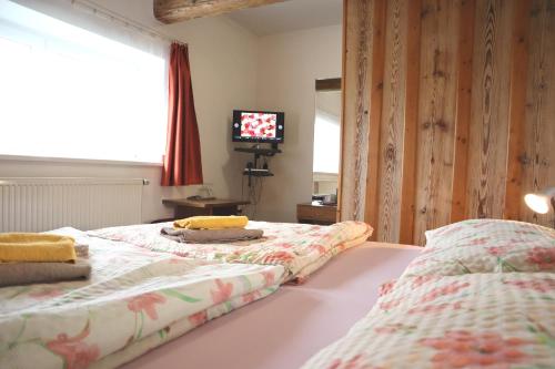 Hotel 66 - carbon neutral hotel in Frystak