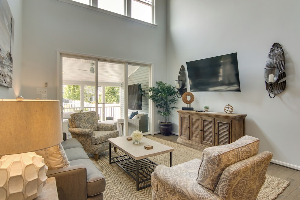 3 Mi to Bethany Beach: Townhome w Fire Pit — 4-Star Luxury Hotel in Searcy, United States