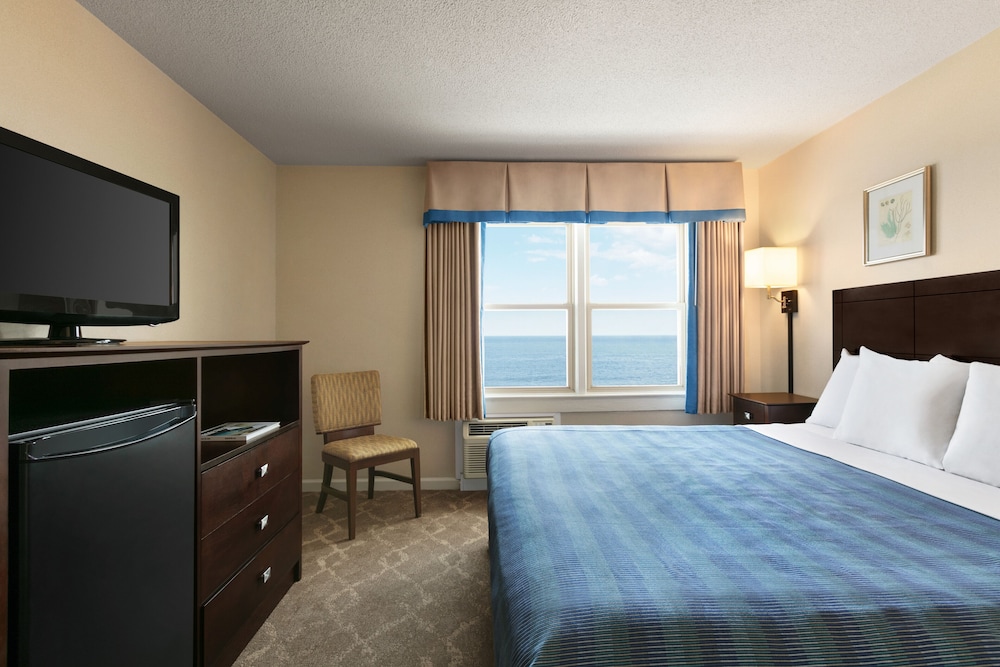 Harrison Hall Hotel - photo 24