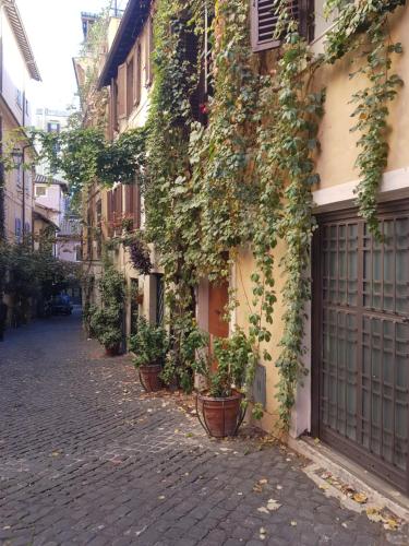 Guest House Garofano — 4-Star Luxury Hotel in Rome, Italy