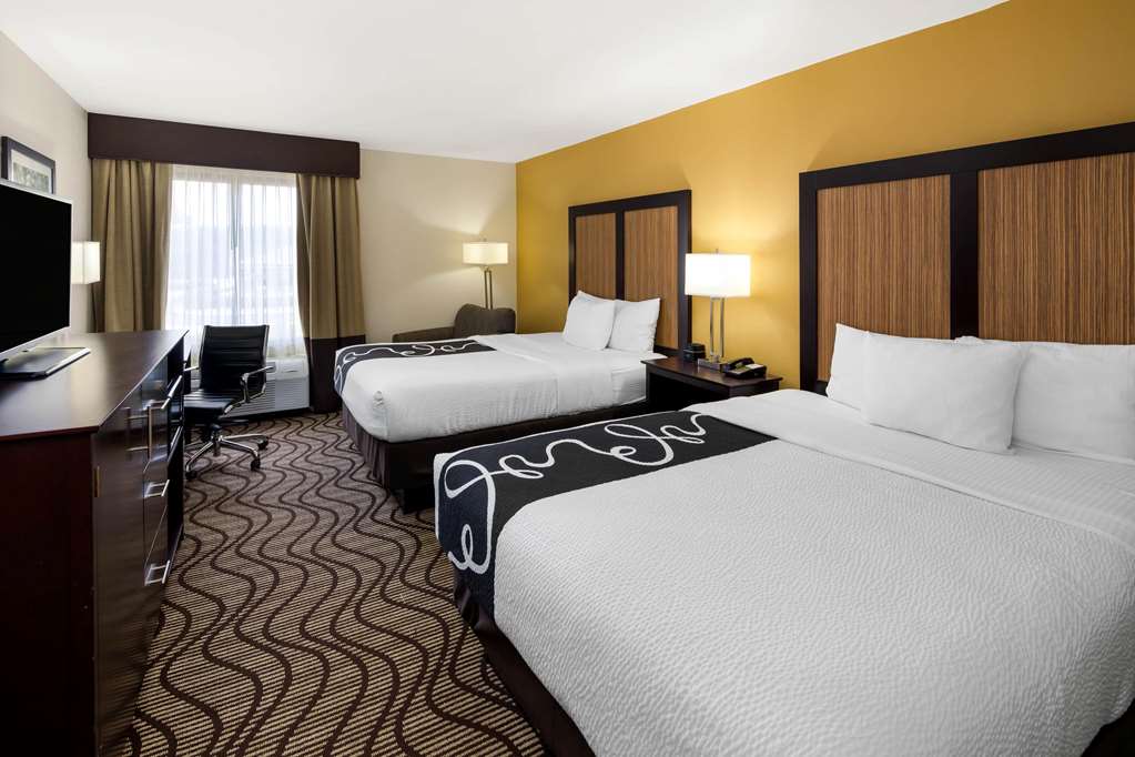 La Quinta Inn & Suites by Wyndham LaGrange I 85 - photo 8
