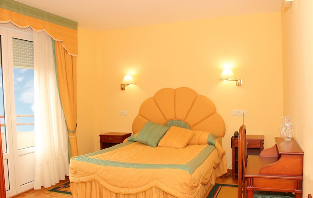 Hotel Avenida III pet-friendly hotel Villadangos Del Paramo