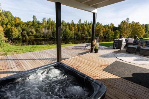 Villa Mommo II — 4-Star Luxury Hotel in Rovaniemi, Finland