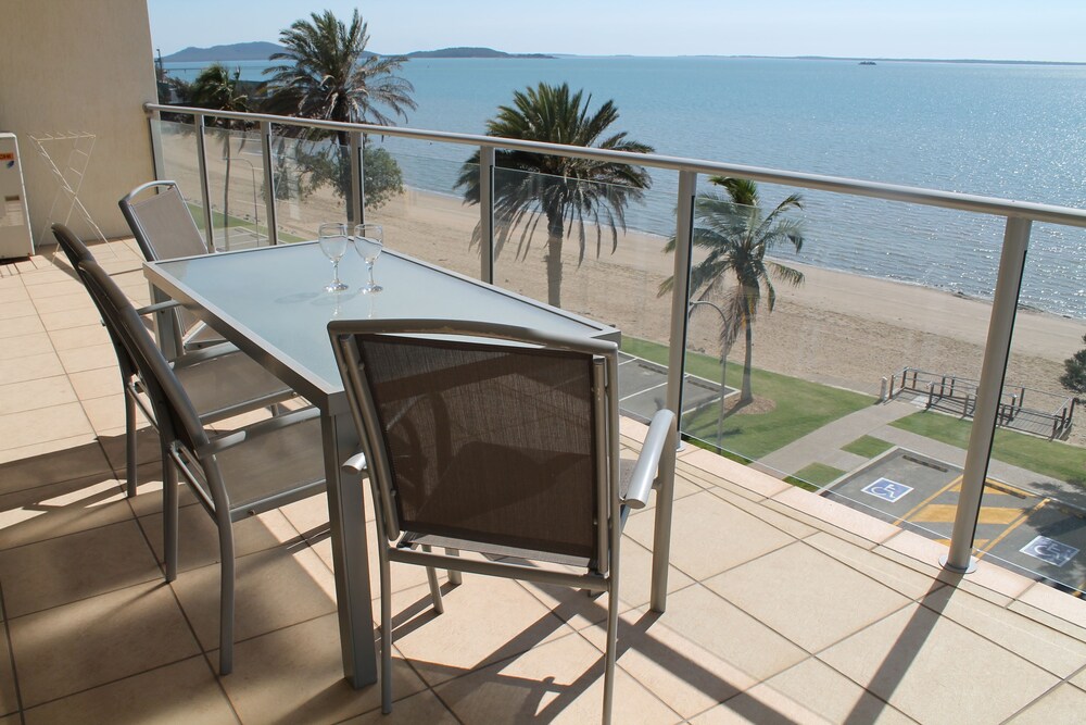 Regent Place Apartments — 4-Star Luxury Hotel in Barney Point, Australia