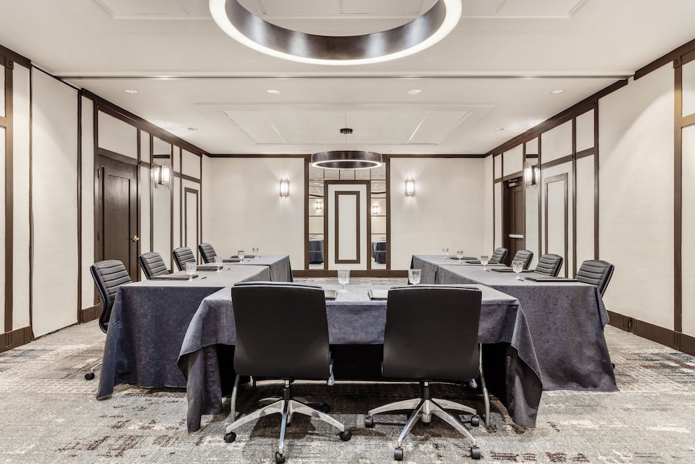 Delta Hotels by Marriott Burlington - photo 32