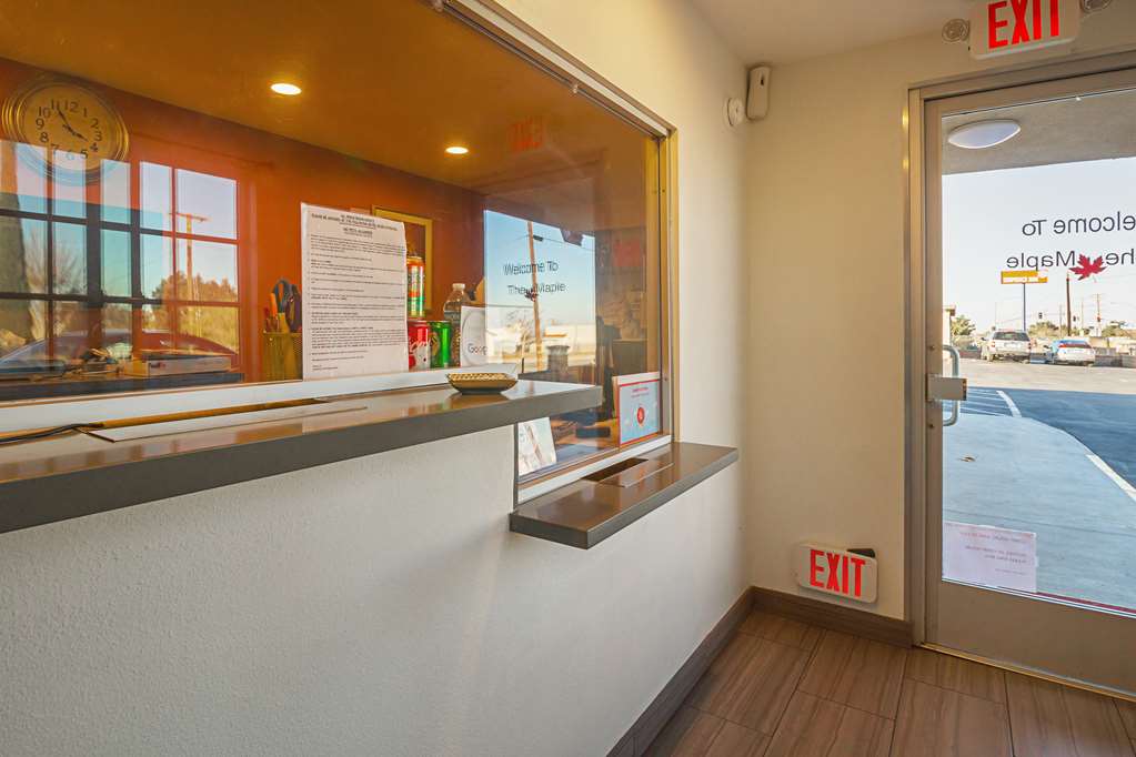 Motel 6 on Maple - photo 29