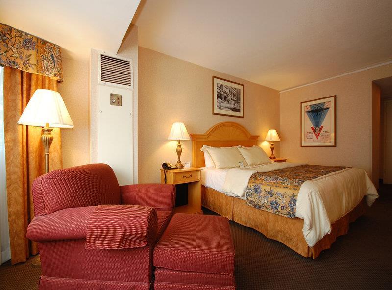 Red Lion Hotel Rosslyn Iwo Jima - photo 44