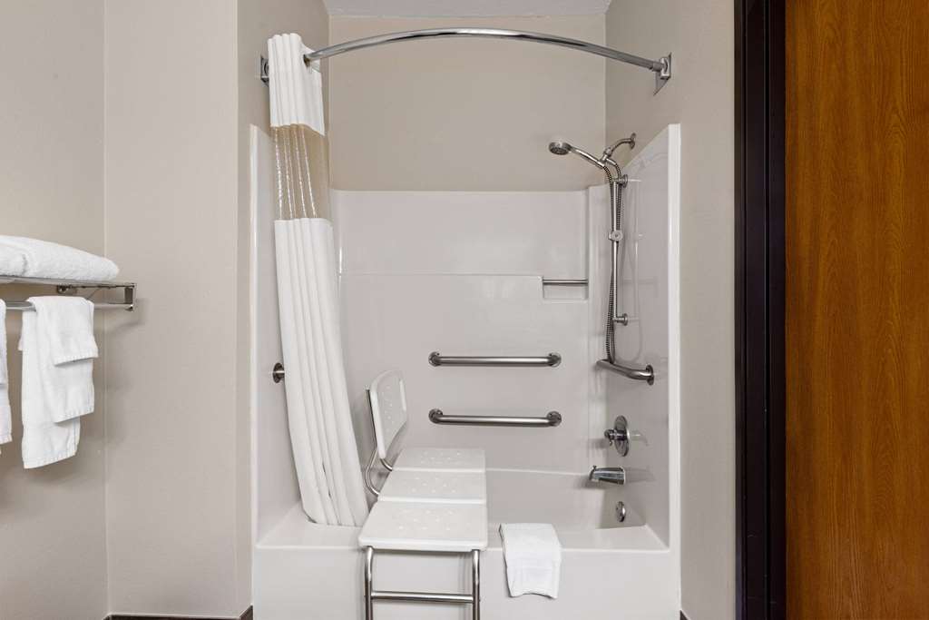 Baymont by Wyndham Waterloo - photo 33