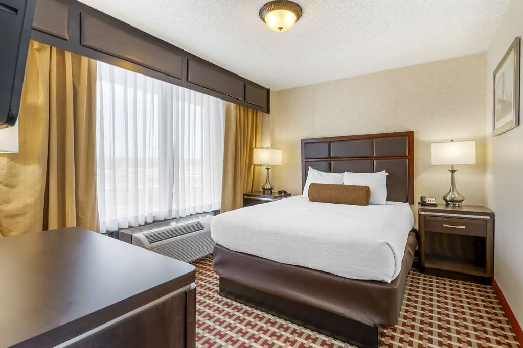 Best Western Plus Grosvenor Airport Hotel - photo 30