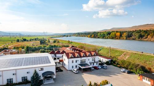 Pensiunea Casa Zanelor — 4-Star Luxury Hotel in Floresti, Romania