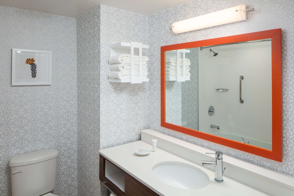 Hampton Inn & Suites El Paso Airport - photo 40