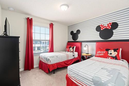 Mickey Themed 5BR Pool Home Near Clubhouse — 4-Star Luxury Hotel in Davenport, United States