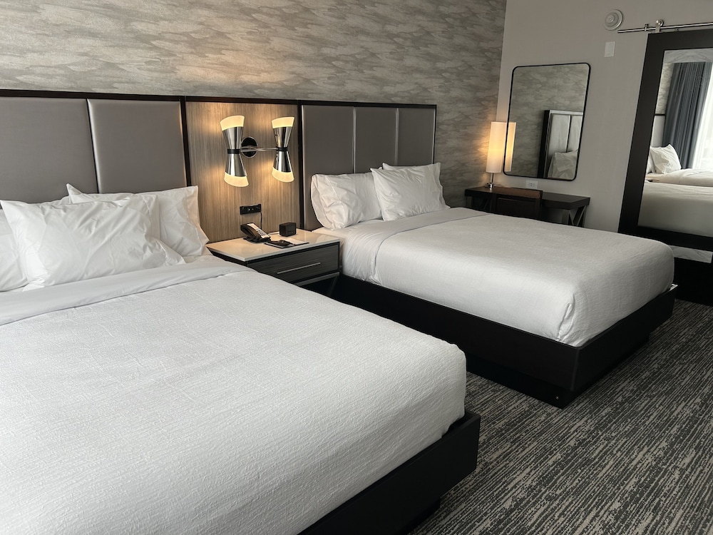 Embassy Suites By Hilton Alpharetta Halcyon - photo 12