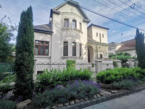 Kúria Apartman Budapest with free parking — 4-Star Luxury Hotel in Budapest, Hungary