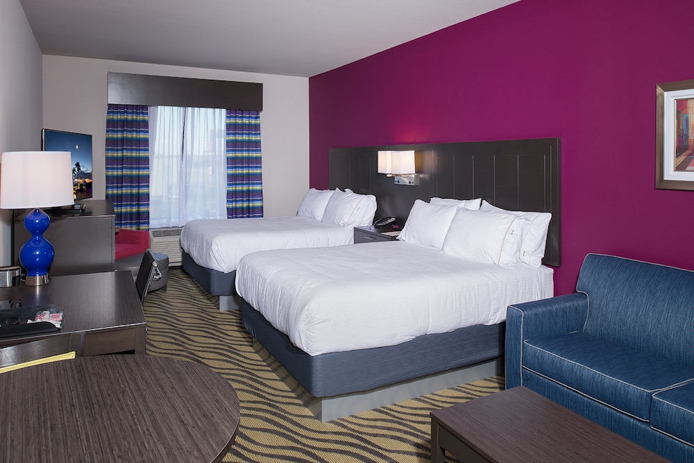 Holiday Inn Express Hutchinson an IHG Hotel - photo 3