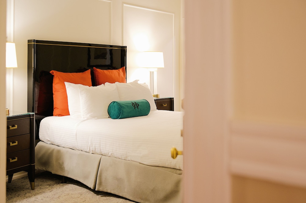 The Oxford Hotel - photo 13