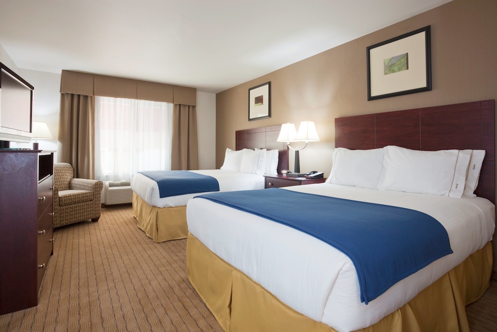 Holiday Inn Express & Suites Antigo by IHG - photo 11