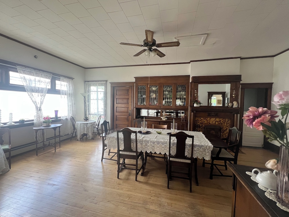 The Boho Buffalo Inn - photo 46