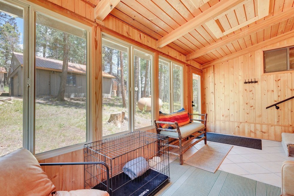 4 Mi to Angel Fire Resort: Retreat w Hot Tub - photo 22