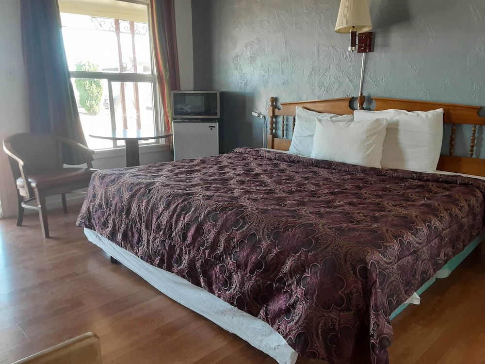 66 Motel - photo 18