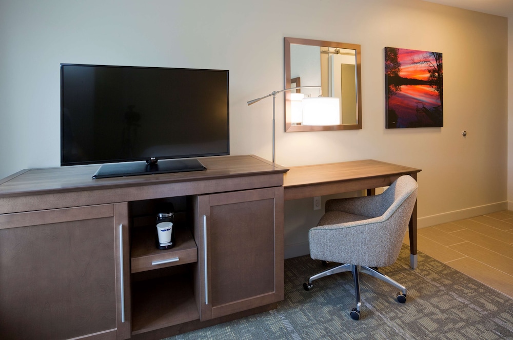 Hampton Inn Spicer Green Lake - photo 6