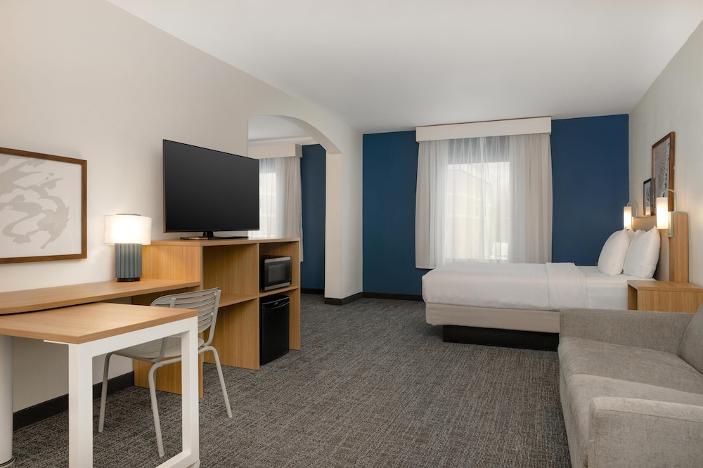 Spark by Hilton Rahway - photo 42