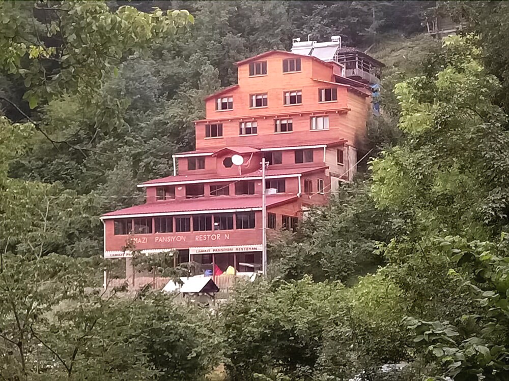 Lamazi Pansiyon - carbon neutral hotel in Borcka