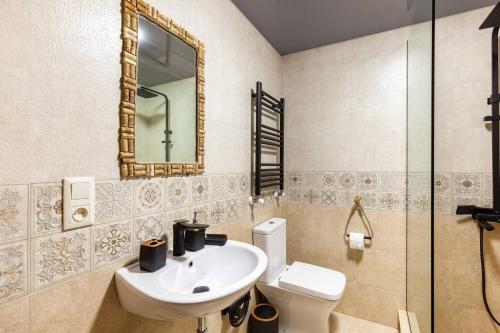 Veli group Apartment near White Bridge