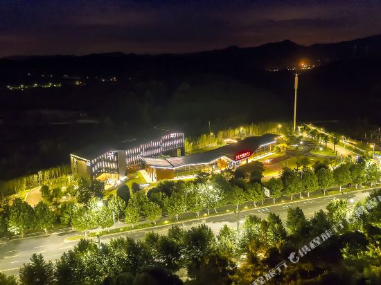 Yunyin Xiju Hotel Hangzhou Hello Kitty Paradise in Huzhou, People's Republic of China