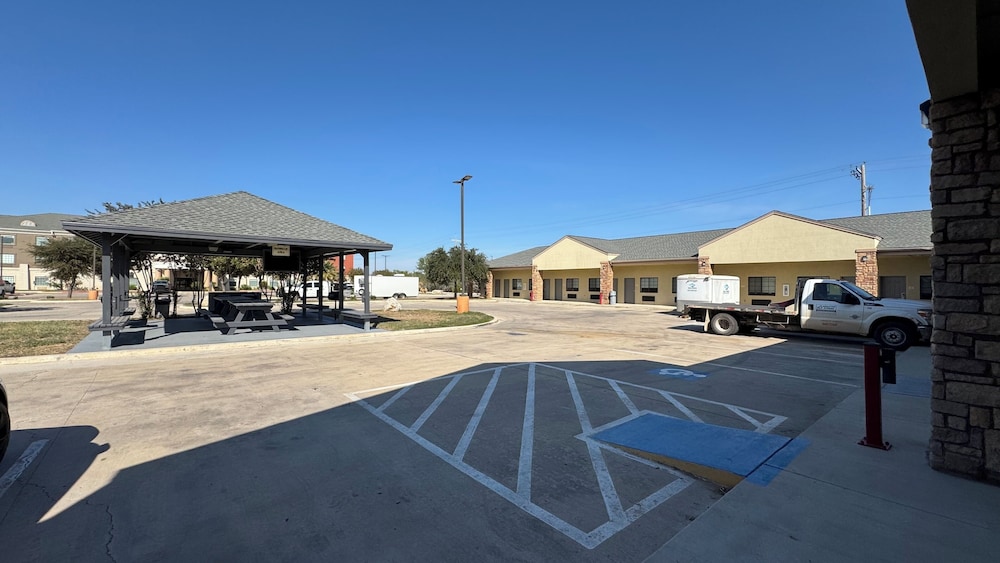 Sunbridge Inn and Suites - photo 51