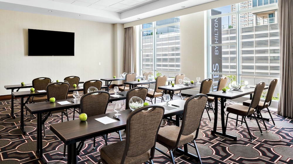 Hampton Inn Chicago McCormick Place - photo 47
