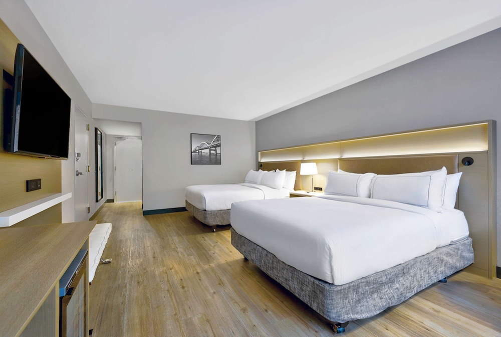 DoubleTree by Hilton Davenport - photo 9
