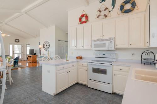 Sea Glass by Oak Island Accommodations - photo 16