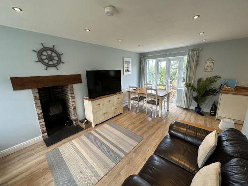 Seashells Cottage Part of the The Bay Filey Holiday Village with pool gym and direct beach access pub restaurant tennis and meadows walks