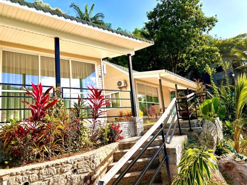 Takamakasky Villas — 4-Star Luxury Hotel in Takamaka, Seychelles