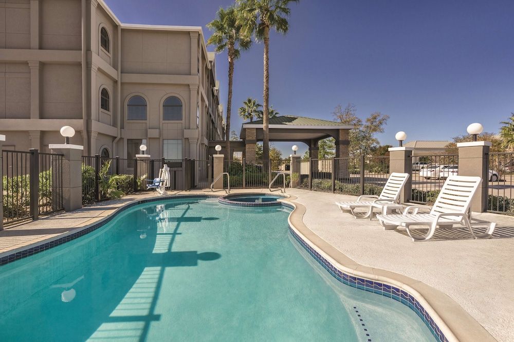 Baymont Inn and Suites by Wyndham The Woodlands - photo 23