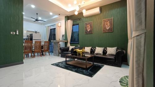 Holiday Suratthani — 4-Star Luxury Hotel in Surat Thani, Thailand