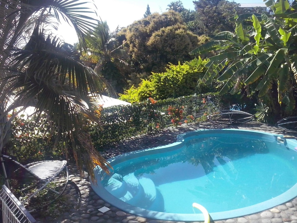 Villa Des Remparts — 4-Star Luxury Hotel in Sainte-Marie, Réunion