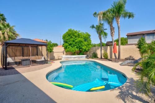 Stylish Home in Scottsdale HeatedPool and HotTub — 4-Star Luxury Hotel in Phoenix, United States