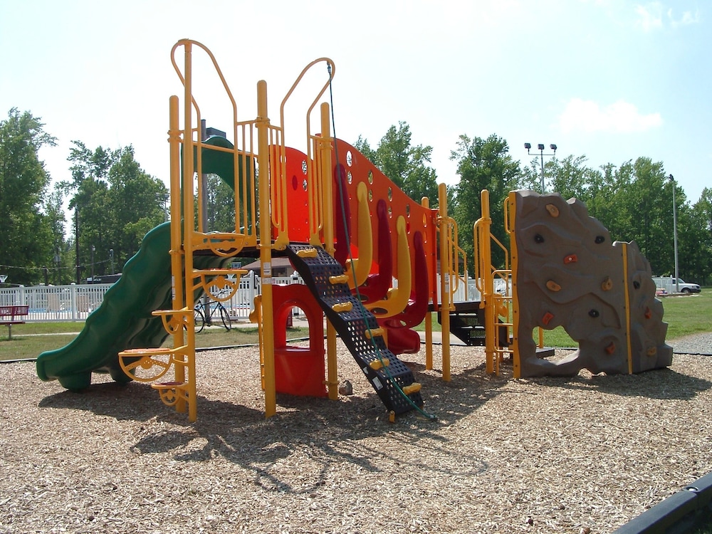 Chesapeake Bay RV Resort Thousand Trails Campground - photo 35