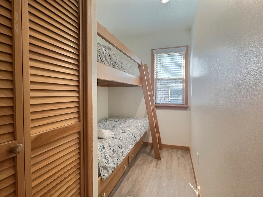 Lighthouse View Oceanfront Lodging - photo 24