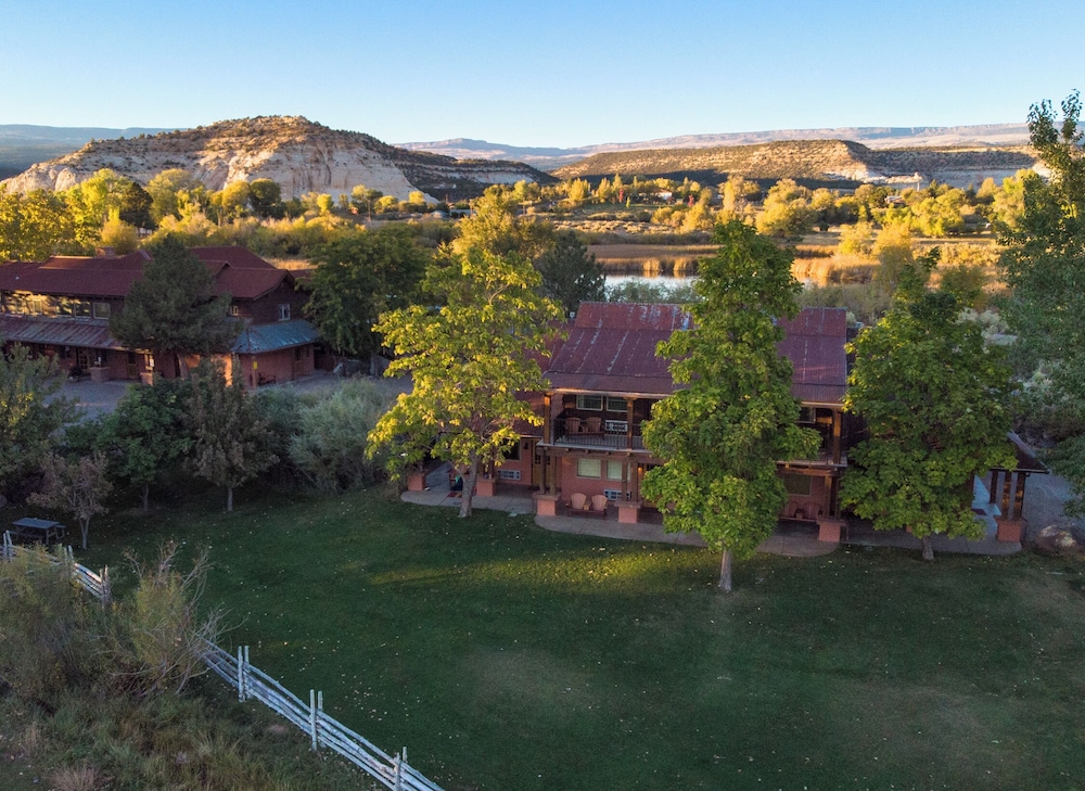 Boulder Mountain Lodge - photo 16