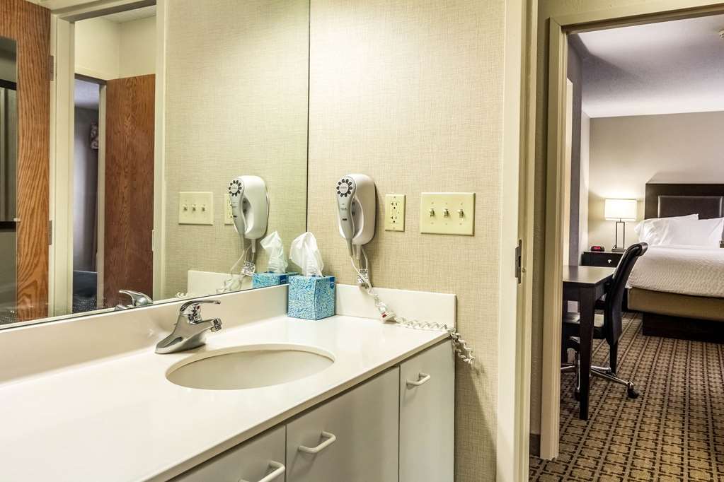 Clarion Inn Cranberry Township - photo 11